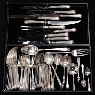 Appraisal: Lunt Silversmiths sterling flatware American Directoire pattern lot of Lunt