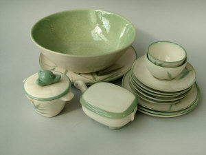 Appraisal: An American Winfield Pasadena pottery part combination dinner service mid