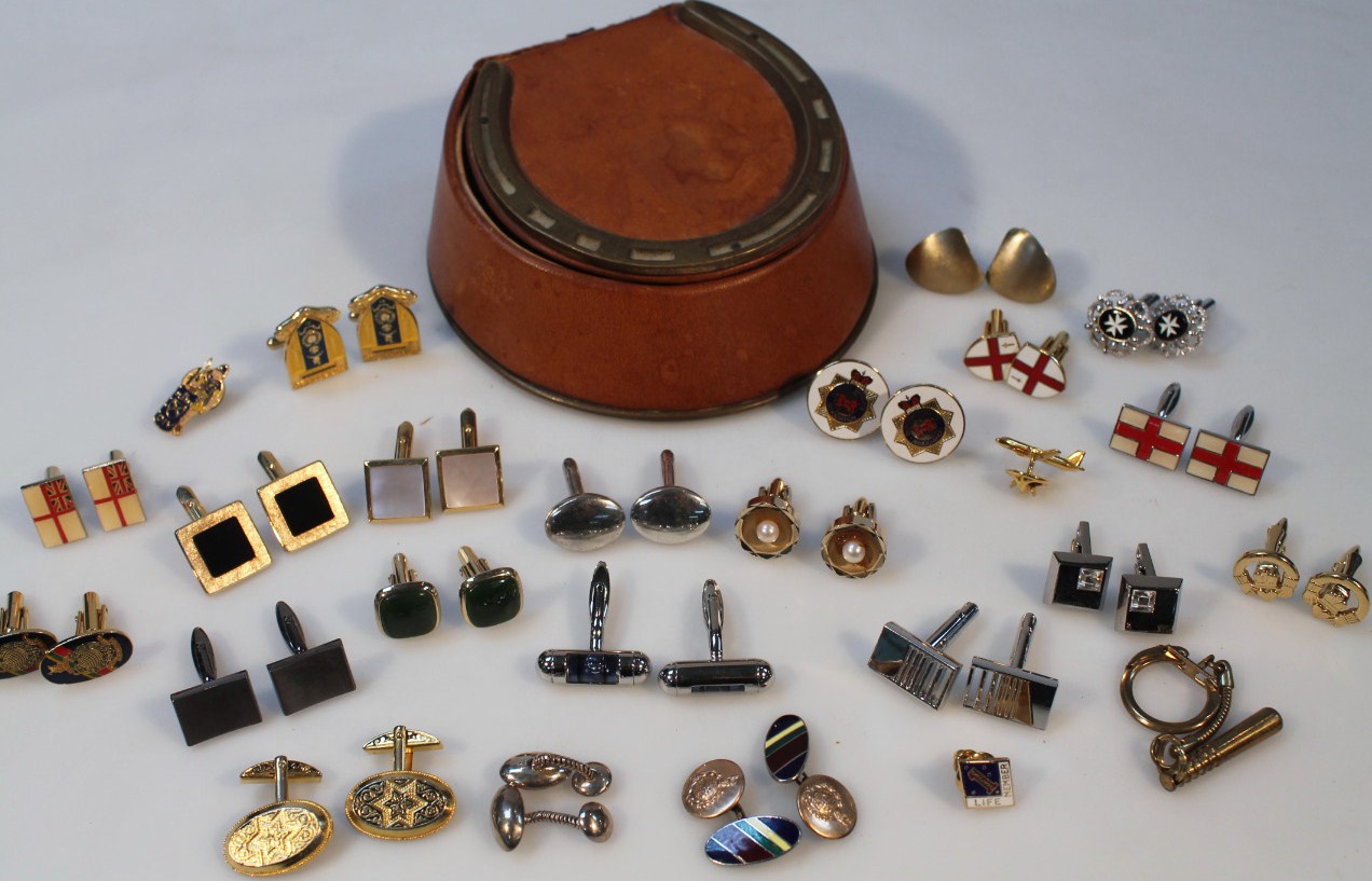 Appraisal: A quantity of various gentleman's cufflinks part enamel sets to