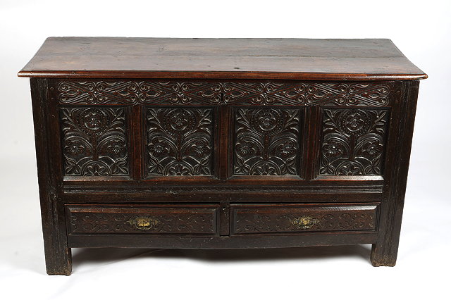 Appraisal: A LATE TH EARLY TH CENTURY OAK MULE CHEST the