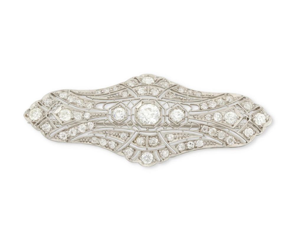 Appraisal: AN ART DECO DIAMOND BROOCHAn Art Deco diamond brooch k