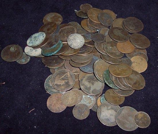 Appraisal: A large quantity of Victorian coins mainly pennies