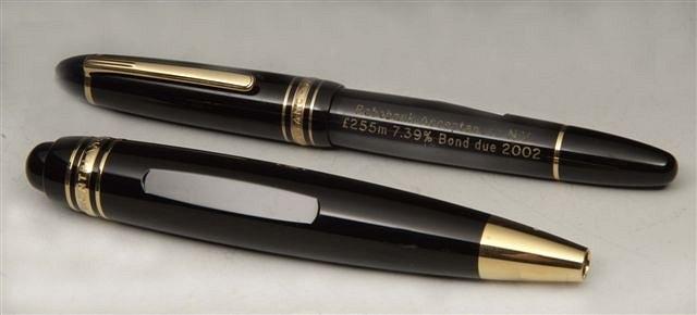 Appraisal: A SHEAFFER FOUNTAIN PEN the nib marked k an F