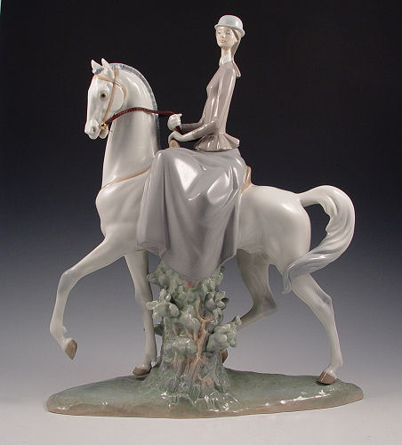 Appraisal: LLADRO PORCELAIN WOMAN ON HORSE ''Amazona'' Female Equestrian Sculptor Fulgencio