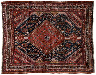 Appraisal: Karaghasli rug serrated central diamond with pendants conforming corner and