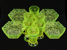 Appraisal: Ten pieces of pressed vaseline glass including four bowls and