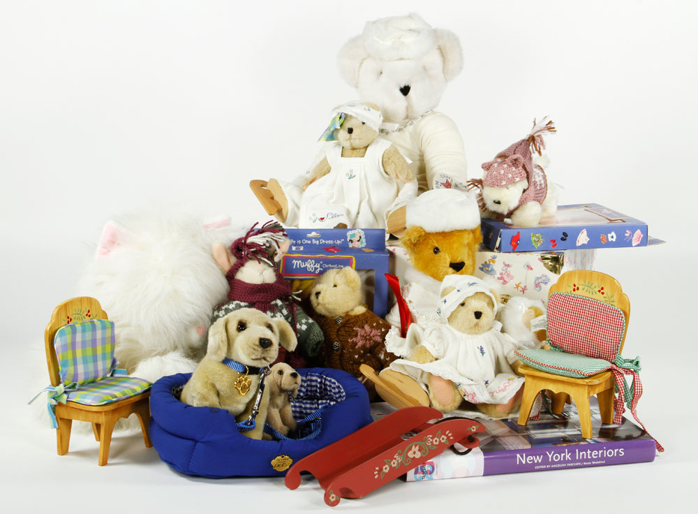 Appraisal: - Collection of Stuffed Teddy Bears and Animals Collection of