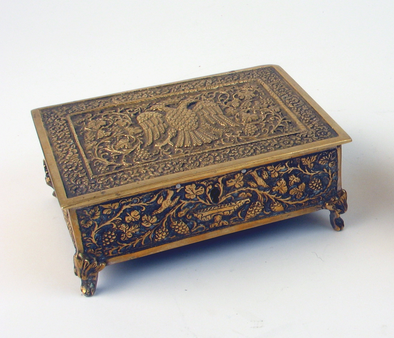 Appraisal: A MAN'S BRASS PLATED CUFFLINK AND RING JEWELRY BOX lined