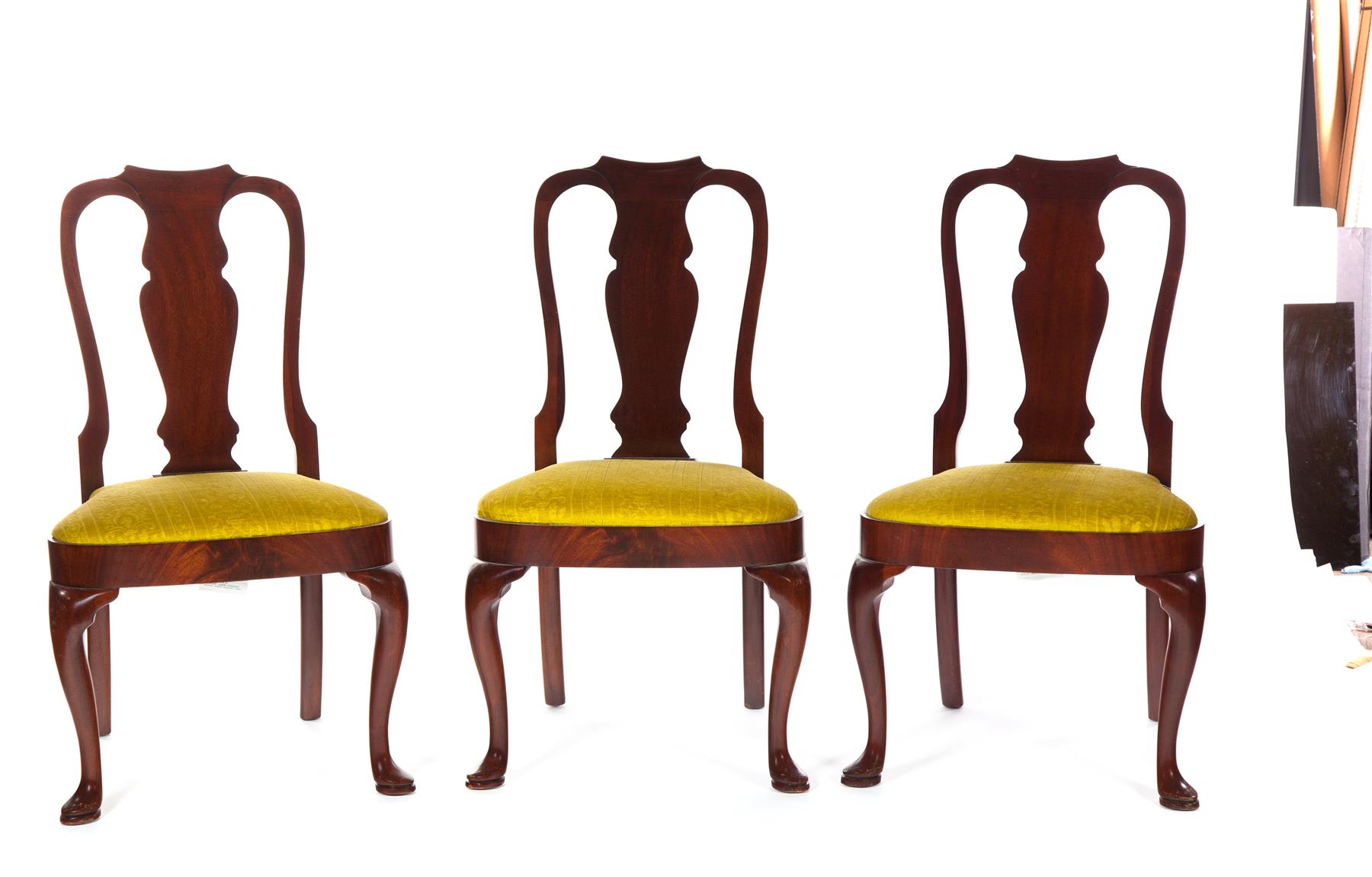 Appraisal: SET OF SIX HICKORY CHAIR COMPANY QUEEN ANNE-STYLE DINING CHAIRS