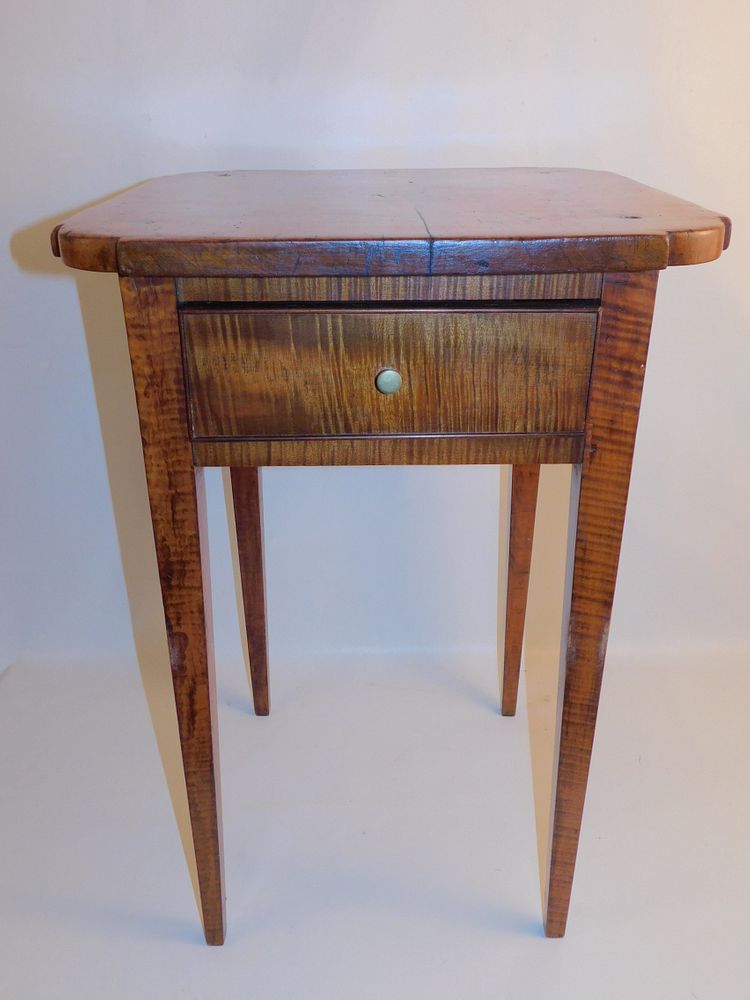 Appraisal: HEPPLEWHITE MAHOGANY MAPLE STAND Fine period th century tiger maple