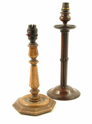 Appraisal: An Edwardian turned mahogany cluster column table lamp in cm