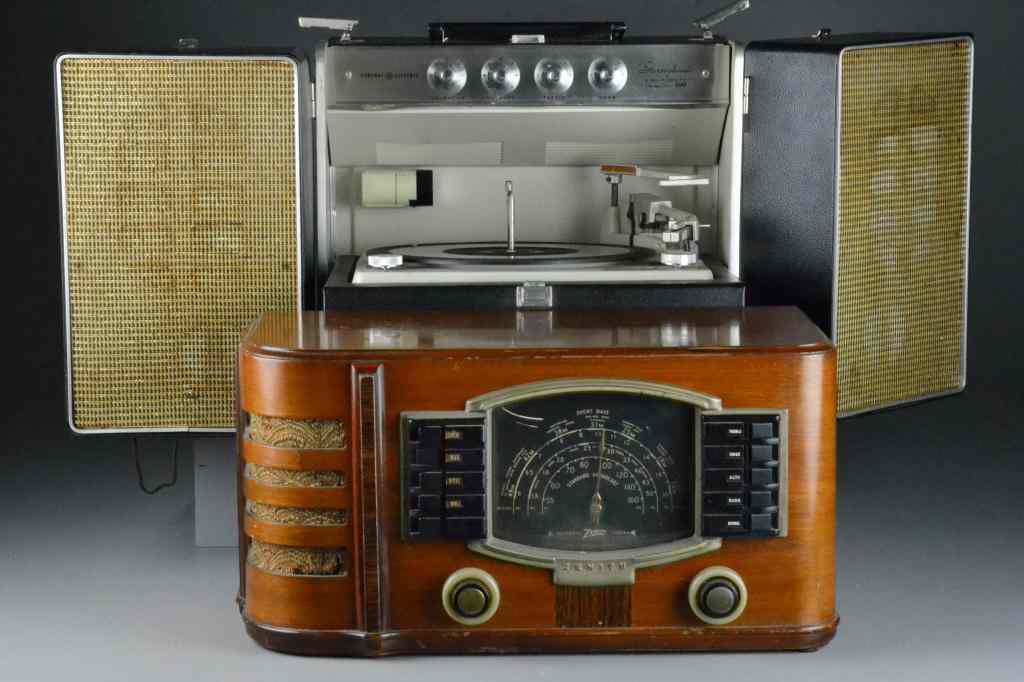 Appraisal: Zenith Radio GE Portable StereoZenith Automatic tube radio with standard