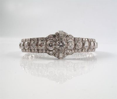 Appraisal: A diamond bracelet The centre line of graduated circular brilliant