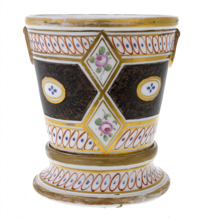 Appraisal: A COALPORT CACHE POT AND STAND with fixed gilt ring