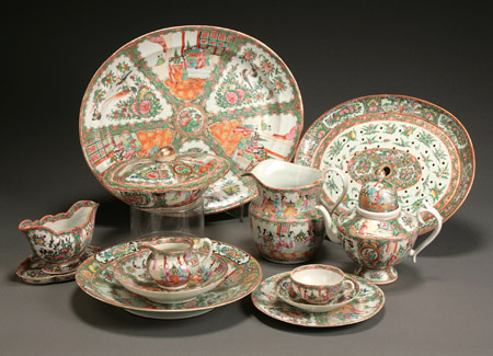 Appraisal: Chinese Export 'Rose Medallion' Dinner Service Guangxu-Xuantong Period - Consisting