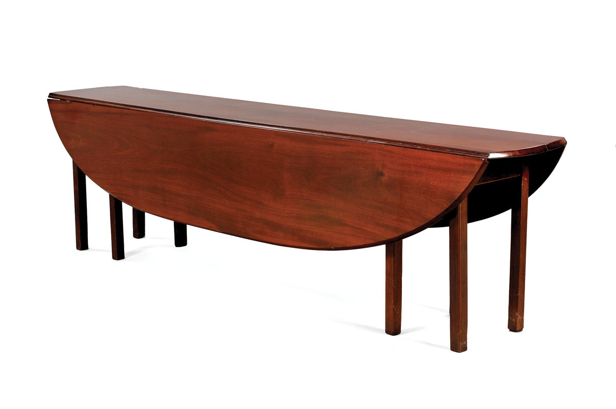 Appraisal: HEPPLEWHITE MAHOGANY HUNT TABLE Th e rectangular top with bowed