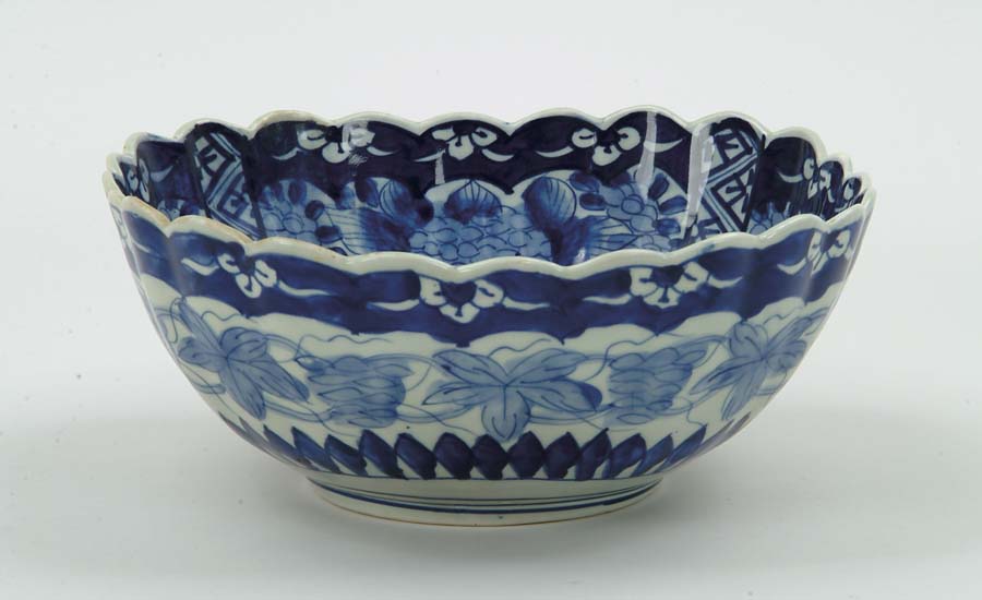 Appraisal: FINE BLUE AND WHITE IMARI PUNCHBOWL Scalloped edge in square