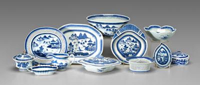 Appraisal: Chinese export porcelain pieces Canton and Nanking th and th