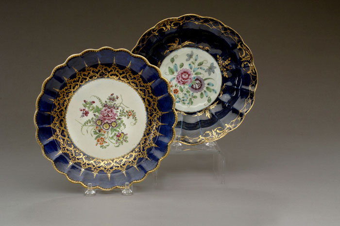 Appraisal: TWO WORCESTER PORCELAIN WET BLUE-GROUND PLATES CIRCA - The first