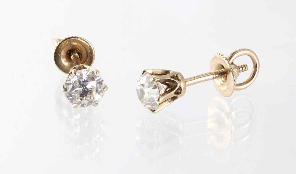 Appraisal: DIAMOND STUD EARRINGS K earrings with Old European round cut