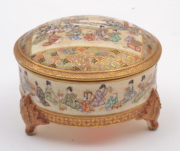 Appraisal: A JAPANESE SATSUMA COVERED BOXMEIJI PERIOD SIGNED KINKOZAN