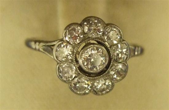 Appraisal: Diamond flowerhead cluster ring all set in white metal