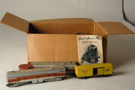 Appraisal: American Flyer Train Set Silver Flash and B unit Boxcar