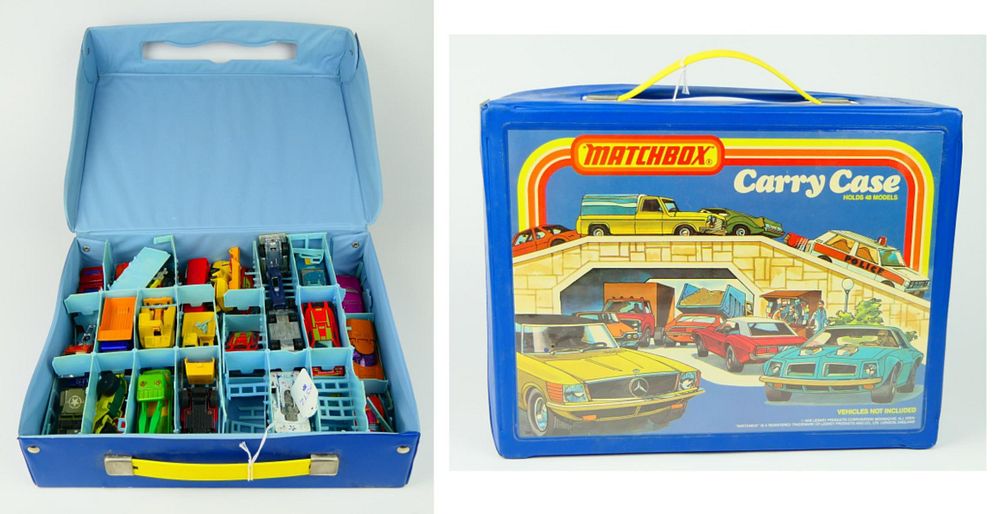 Appraisal: LESNEY MATCHBOX MODEL CARRY CASE w CARS A vintage Lesney