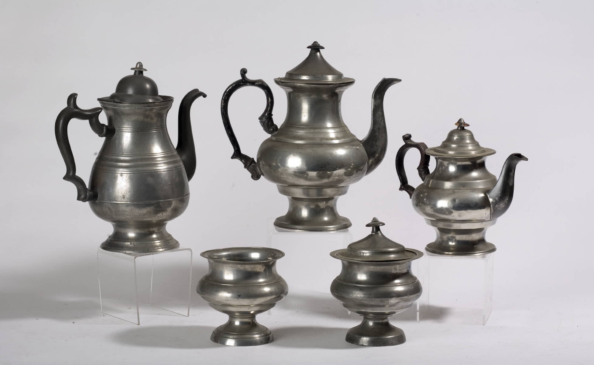 Appraisal: RHODE ISLAND PEWTER COFFEE POT BY RICHARDSON AN UNMARKED EXAMPLE