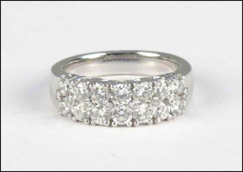 Appraisal: PLATINUM AND DIAMOND RING Diamonds are E-F color VS -VS