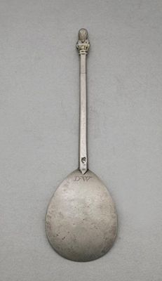 Appraisal: Unascribed An Elizabeth I spoon with a gilt maidenhead and