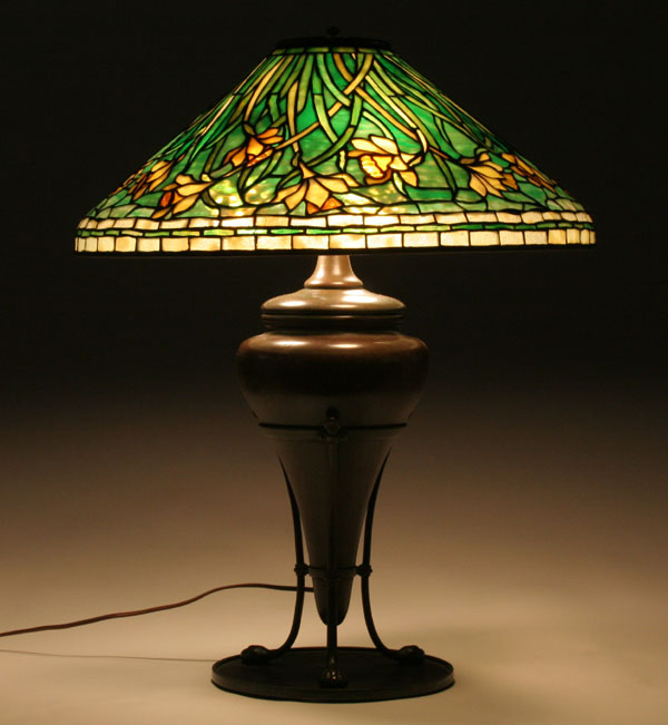 Appraisal: Leaded glass and bronze table lamp in the daffodil pattern