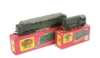 Appraisal: Hornby Dublo -Rail pair of BR green Diesel Locos comprising