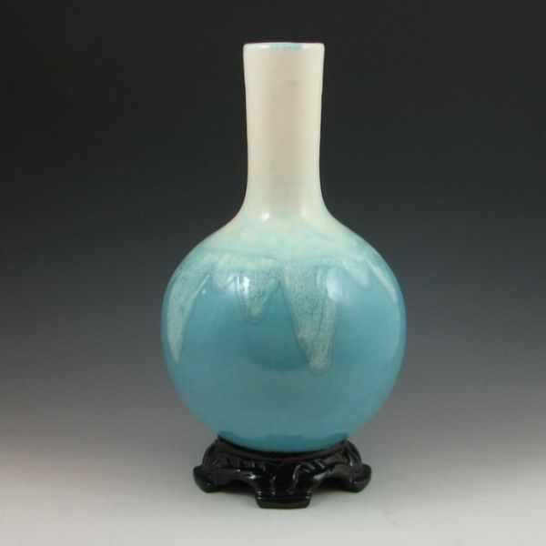 Appraisal: Royal Haeger bulbous vase on an attached stand Unmarked Mint