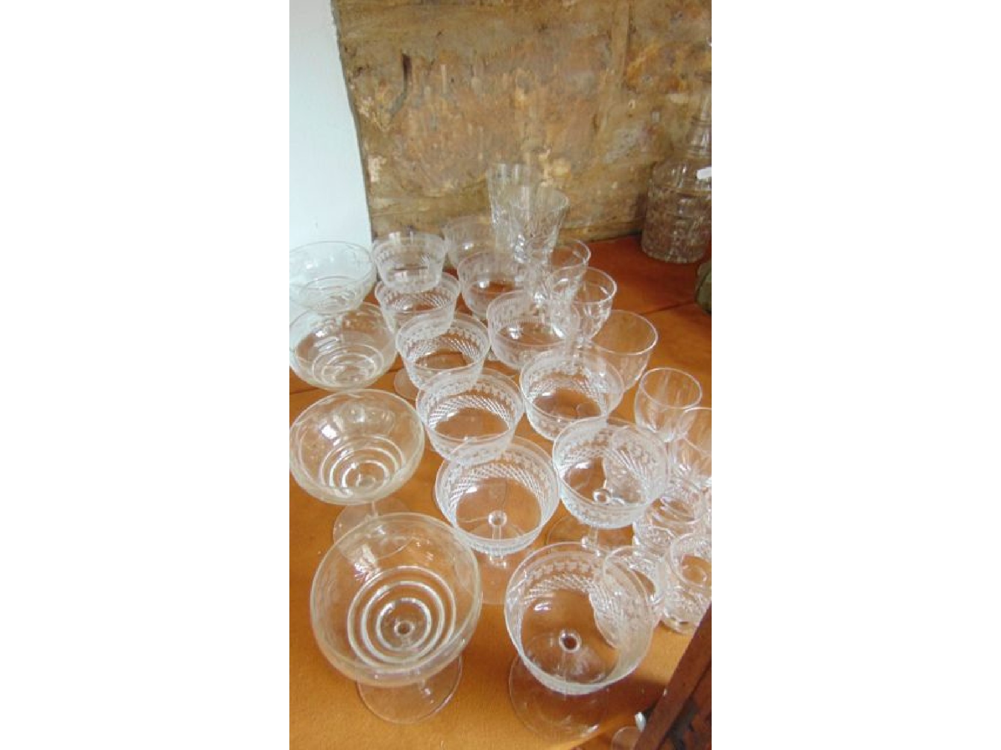 Appraisal: A quantity of drinking glasses to include eight Pall Mall