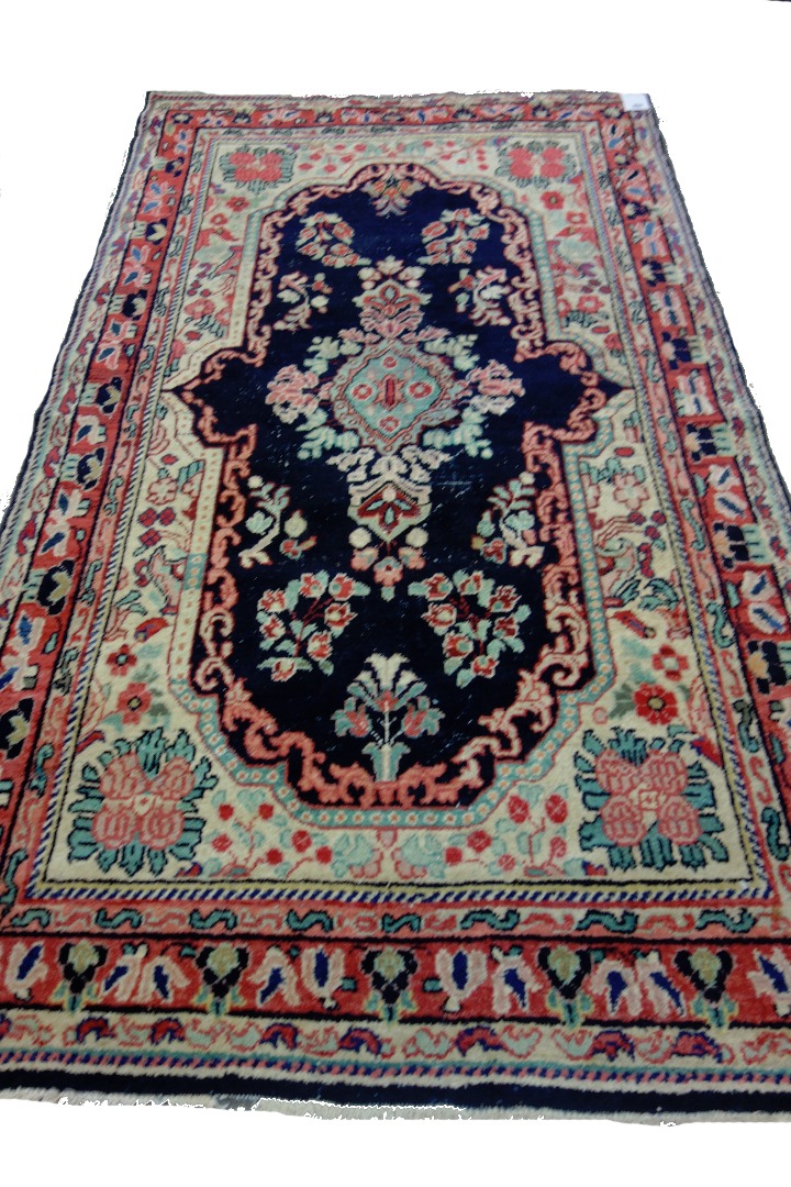 Appraisal: A Bakhtiari rug Persian the black shaped field with a