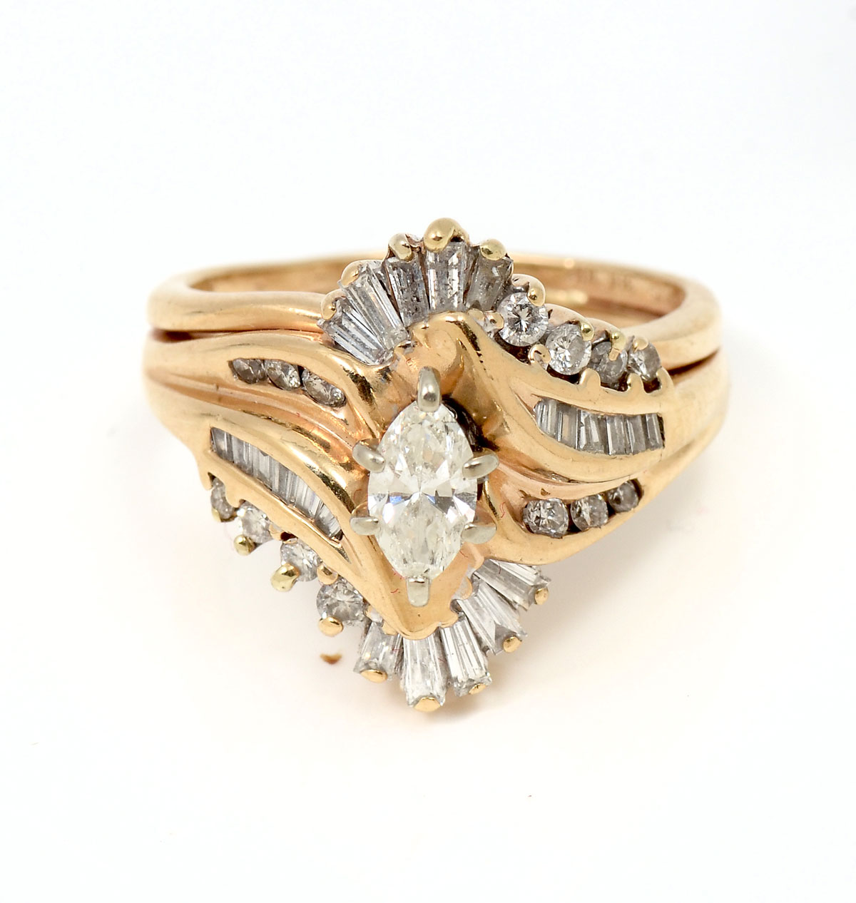 Appraisal: K CTW DIAMOND RING K yellow gold diamond ring contains