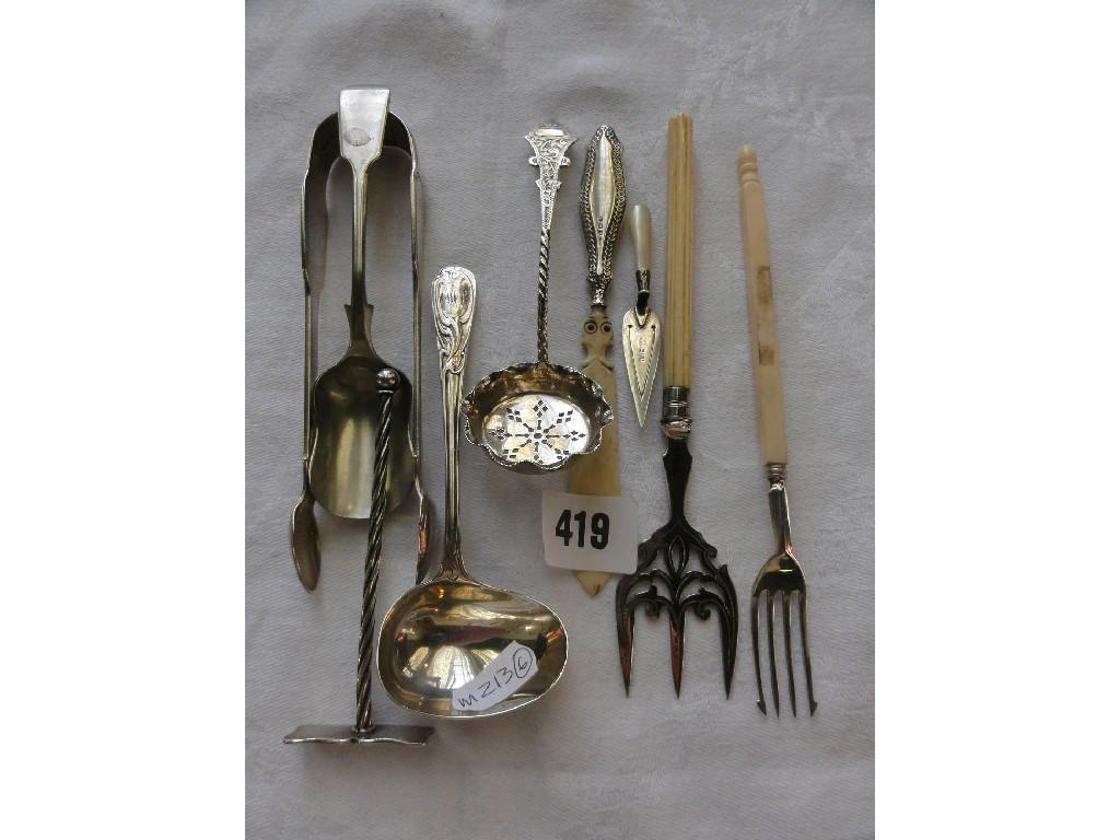 Appraisal: A small collection of miscellaneous including a pair of th