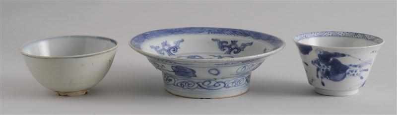 Appraisal: THREE CHINESE BLUE AND WHITE PORCELAIN TABLE ARTICLES Including two