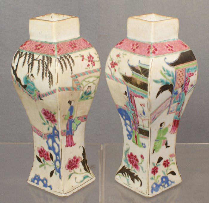 Appraisal: Chinese export porcelain pr of vases in Famille Rose approx