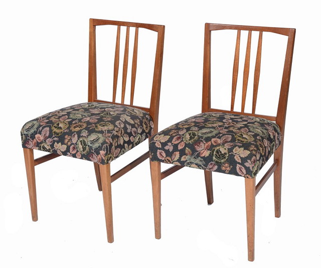 Appraisal: A SET OF FOUR GORDON RUSSELL TEAK DINING CHAIRS with