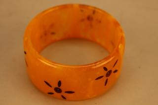 Appraisal: Vintage Bakelite Bangle with floral motif