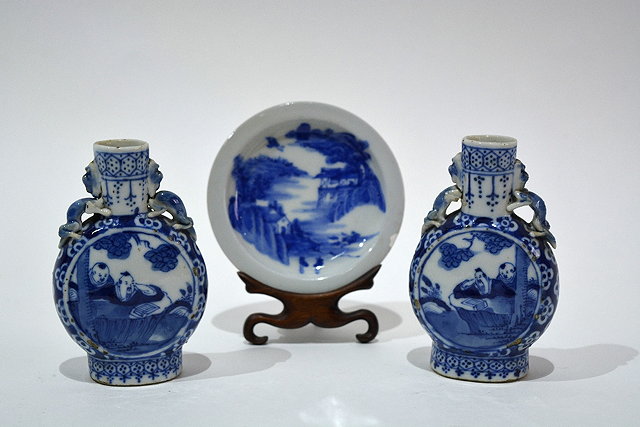 Appraisal: A pair of Chinese blue and white miniature two handled