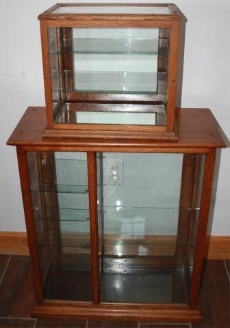 Appraisal: LOT OF OAK COUNTRY STORE TABLE-TOP DISPLAYCASES EACH WITH GLASS