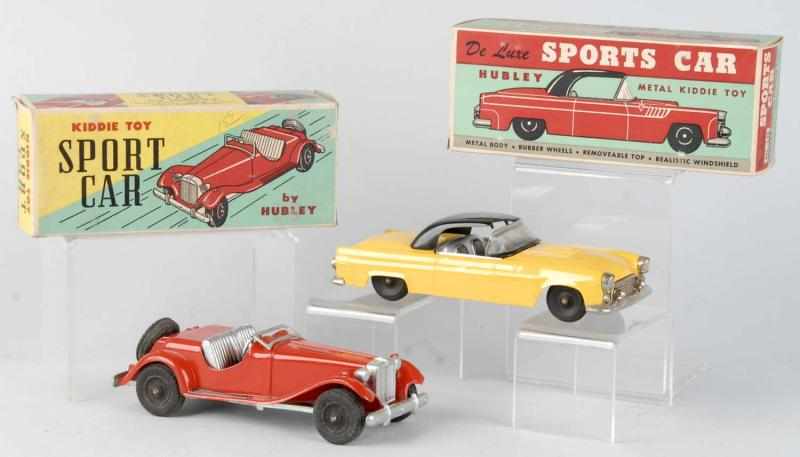 Appraisal: Lot of Diecast Hubley Automobile Toys Description American Includes two