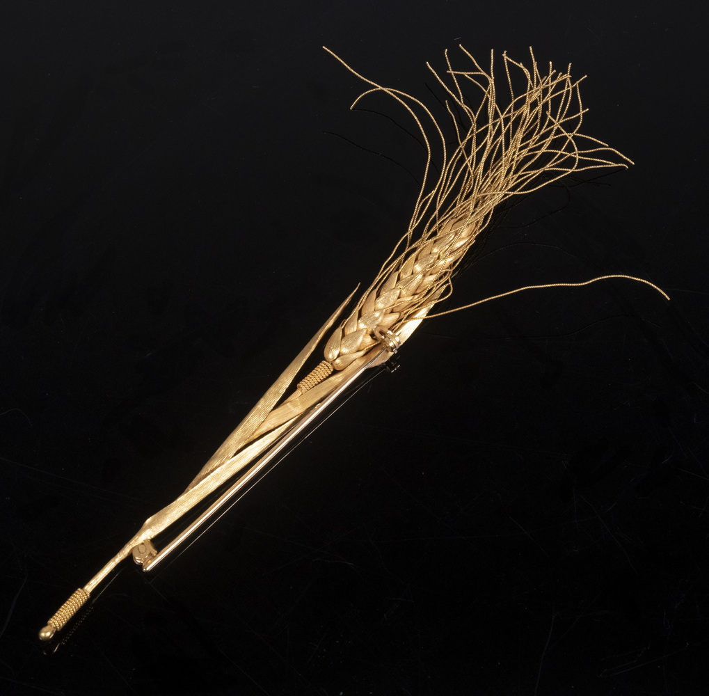 Appraisal: K GOLD BROOCH Sheaf of Wheat Design Pin in K