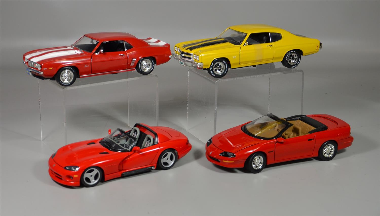 Appraisal: Scale model cars Ertl Chevrolet Camaro Z Ertl Chevrolet Camara