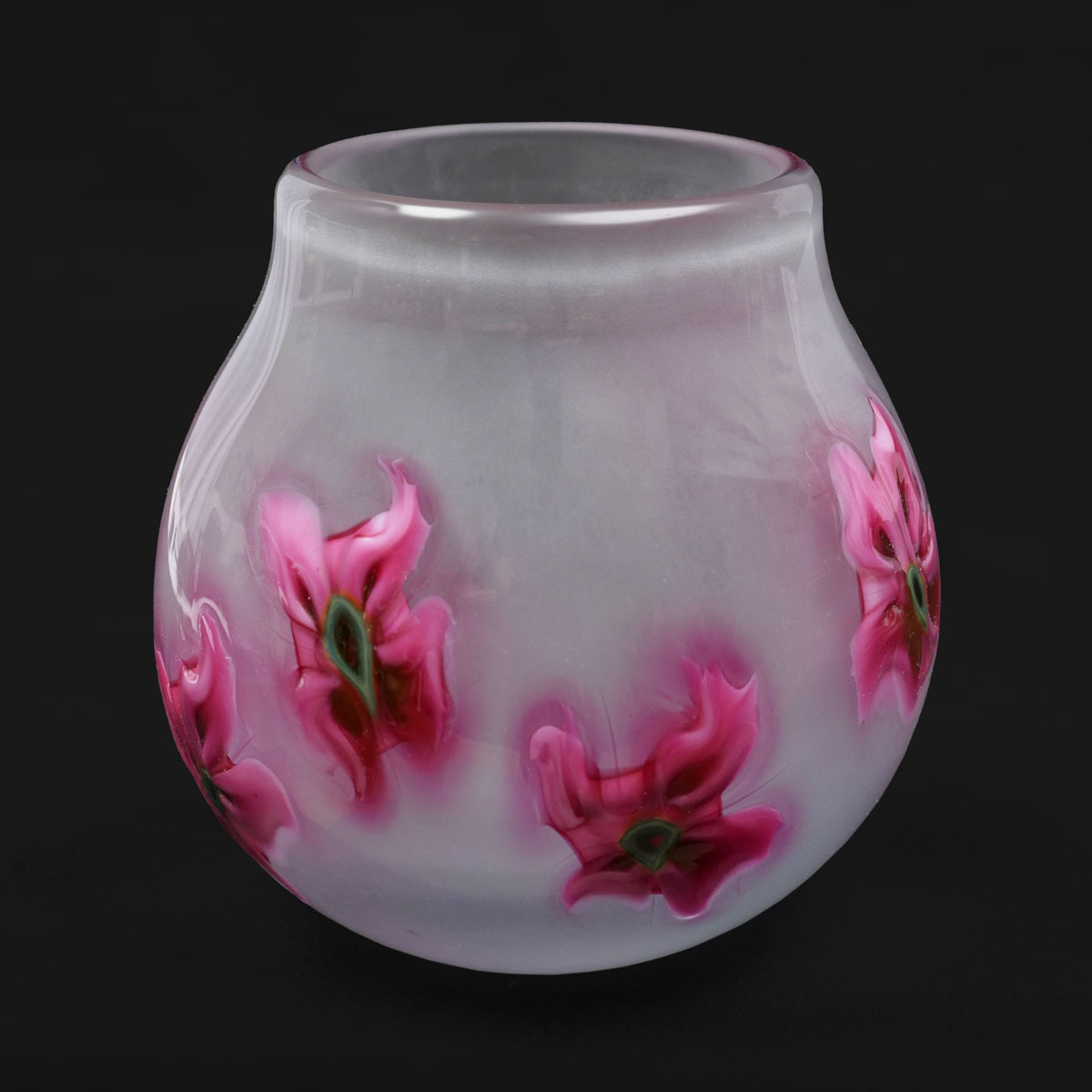 Appraisal: CHARLES LOTTON FLORAL VASE Charles Lotton art glass vase having