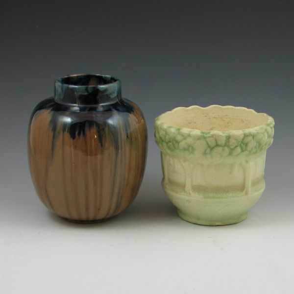 Appraisal: Two pieces of Zanesville-area pottery including a '' Peters Reed