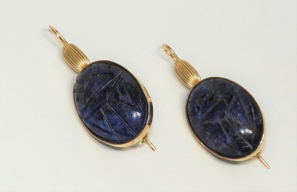 Appraisal: K GOLD SODALITE EGYPTIAN SCARAB EARRINGS th CenturyCarved sodalite stone